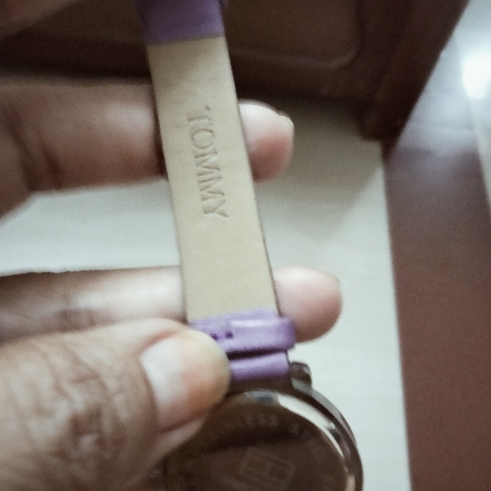 Tommy Hilfiger - Picture 2 of 10